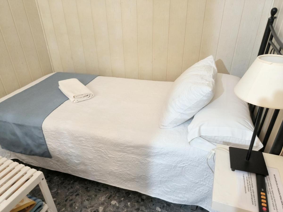 펜션 페레즈 몬틸라 세비야 외부 사진